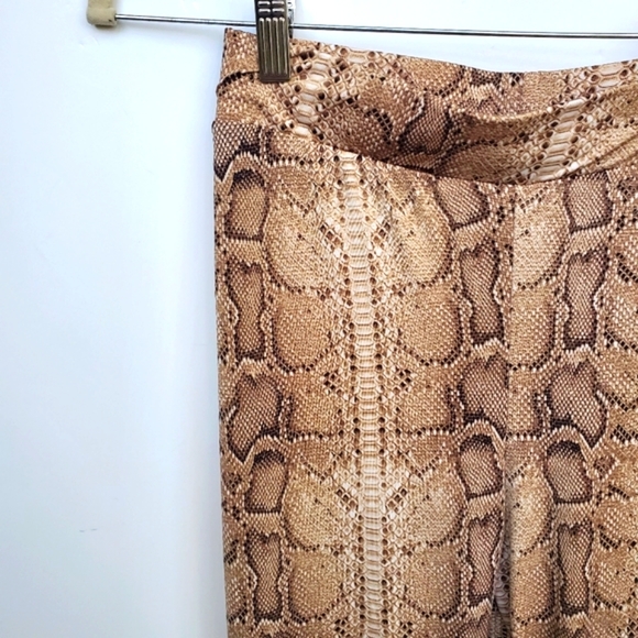 LA LUXE Snakeprint Python Leggings Like NEW! Sz Med - Picture 6 of 13